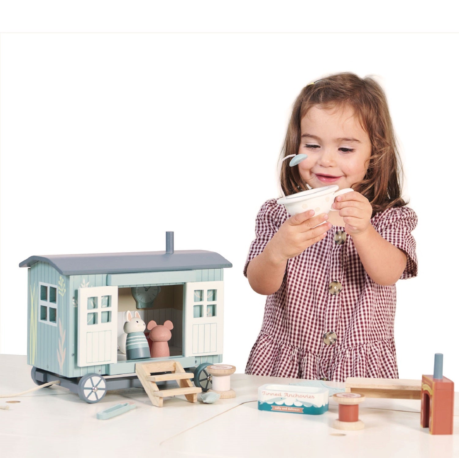 New Wooden Shepherd's Hut Doll House