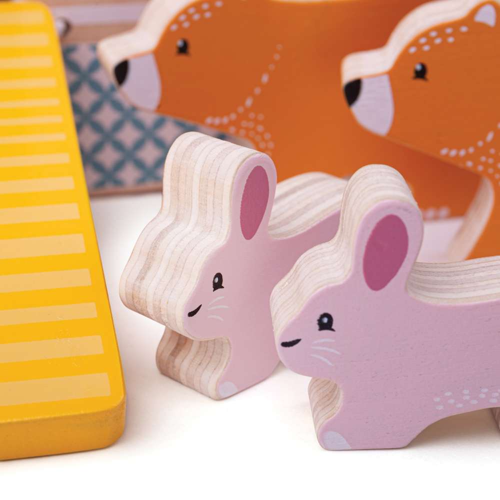 Bigjigs Toys Wooden Noahs Ark Toy Playset with 12 Animals and 2 Figures