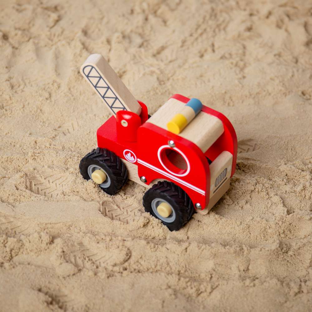 Bigjigs Toys Wooden Mini Fire Truck Toy with Rotating Ladder for 12 Months Plus