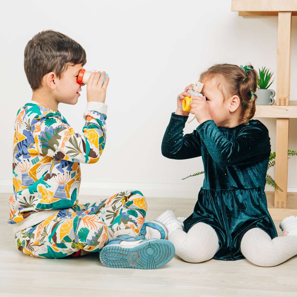 Bigjigs Toys Wooden Binoculars Toy with Kaleidoscope Lenses for Kids 18 Months Plus