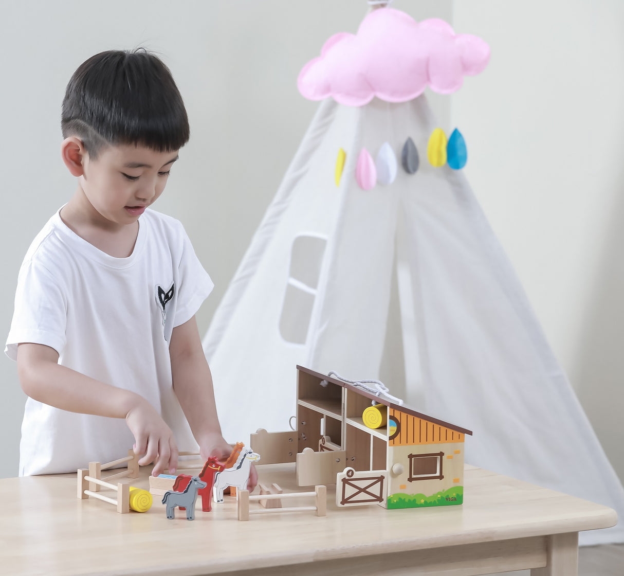 Foldable Wooden Stable