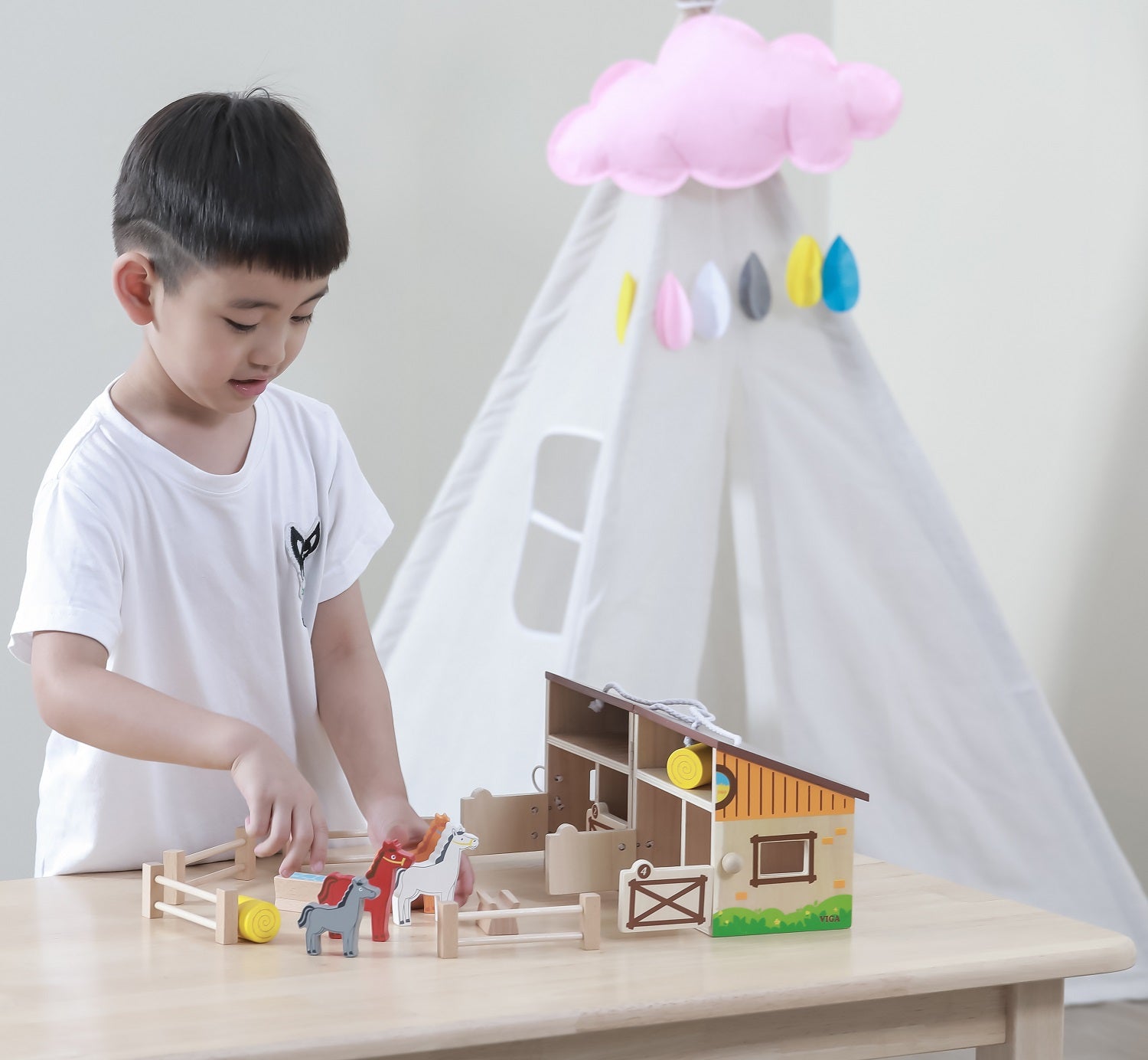 Foldable Wooden Stable