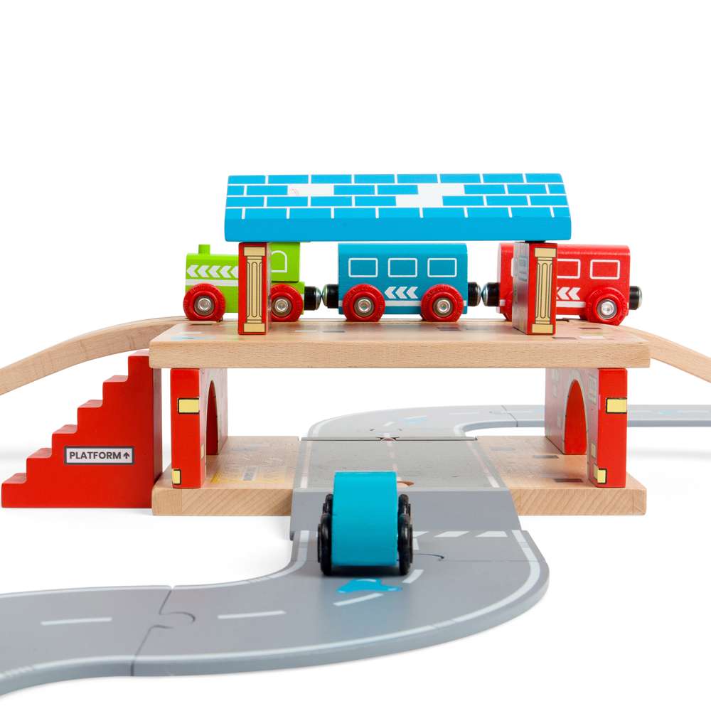 Bigjigs Rail London Overground Station Wooden Train Toy with 5 Play Pieces