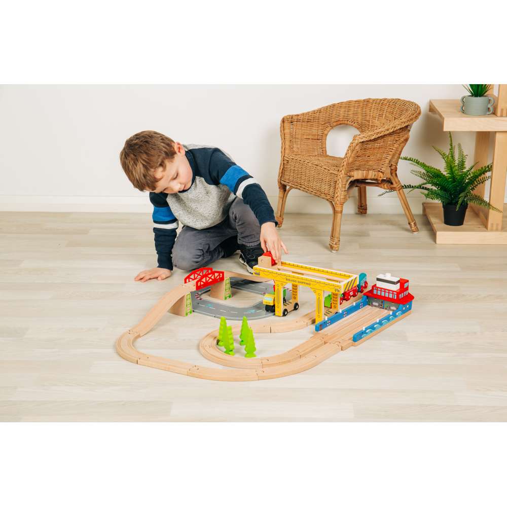 Bigjigs Rail Gantry Crane Wooden Train Set Accessory with Container Lorry