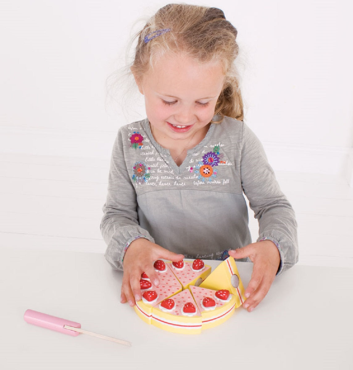 Bigjigs Strawberry Party Cake