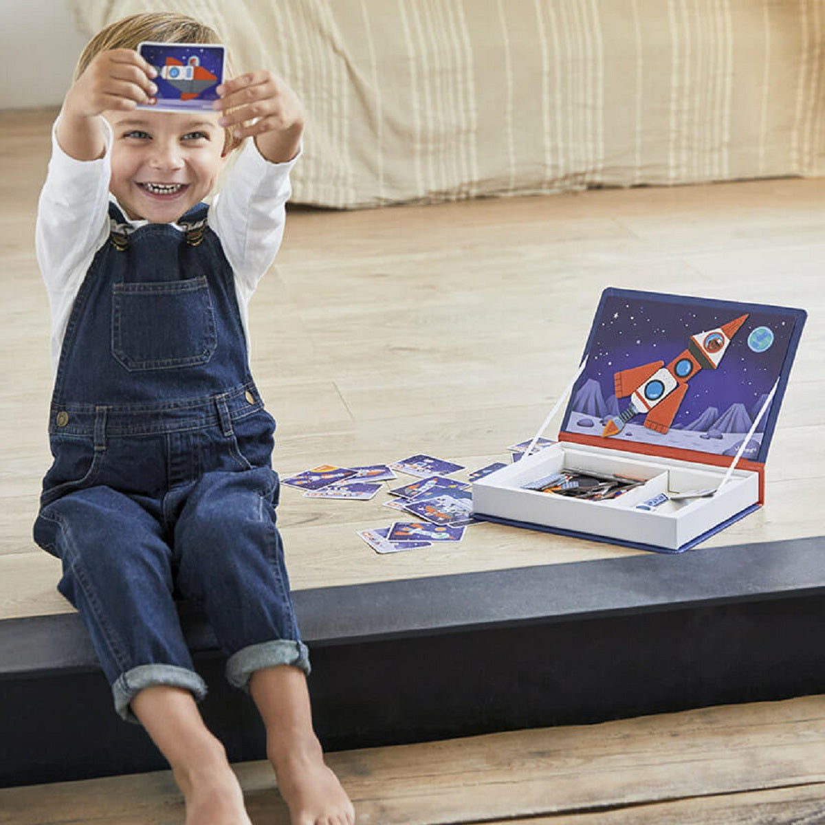 Magnetic Book with 52 Magnets - Cosmos