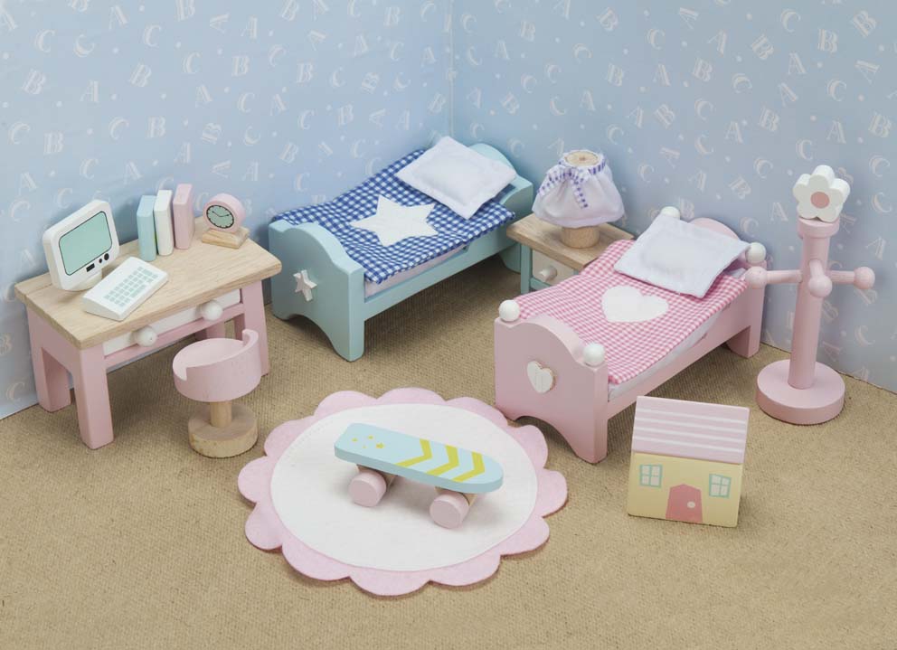 Le Toy Van Sophie's House and Daisy Lane Furniture Bundle