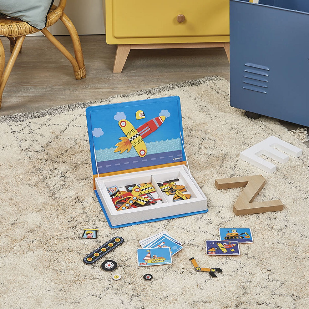 Magnetic Book with 50 Magnets - Racers