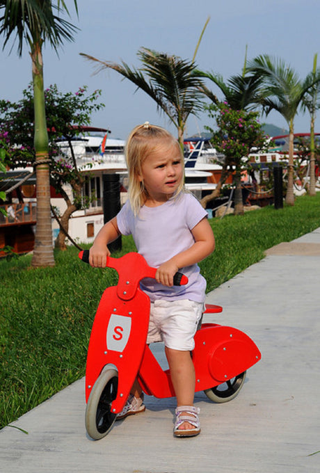 Skipper Red Balance Scooter