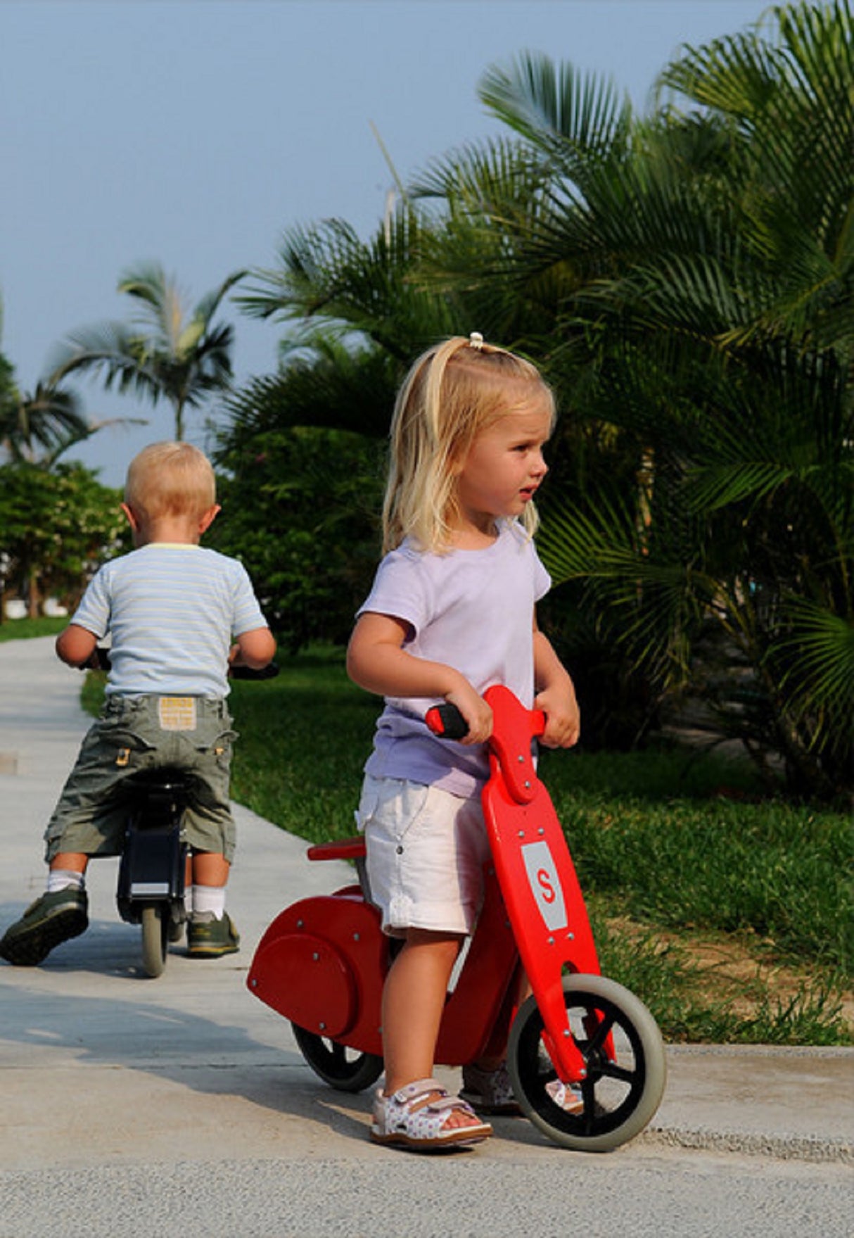 Skipper Red Balance Scooter