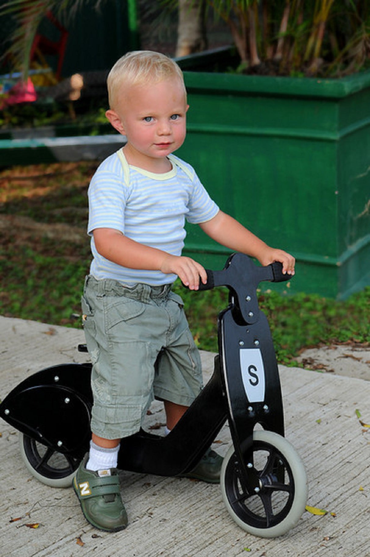 Skipper Black Balance Scooter