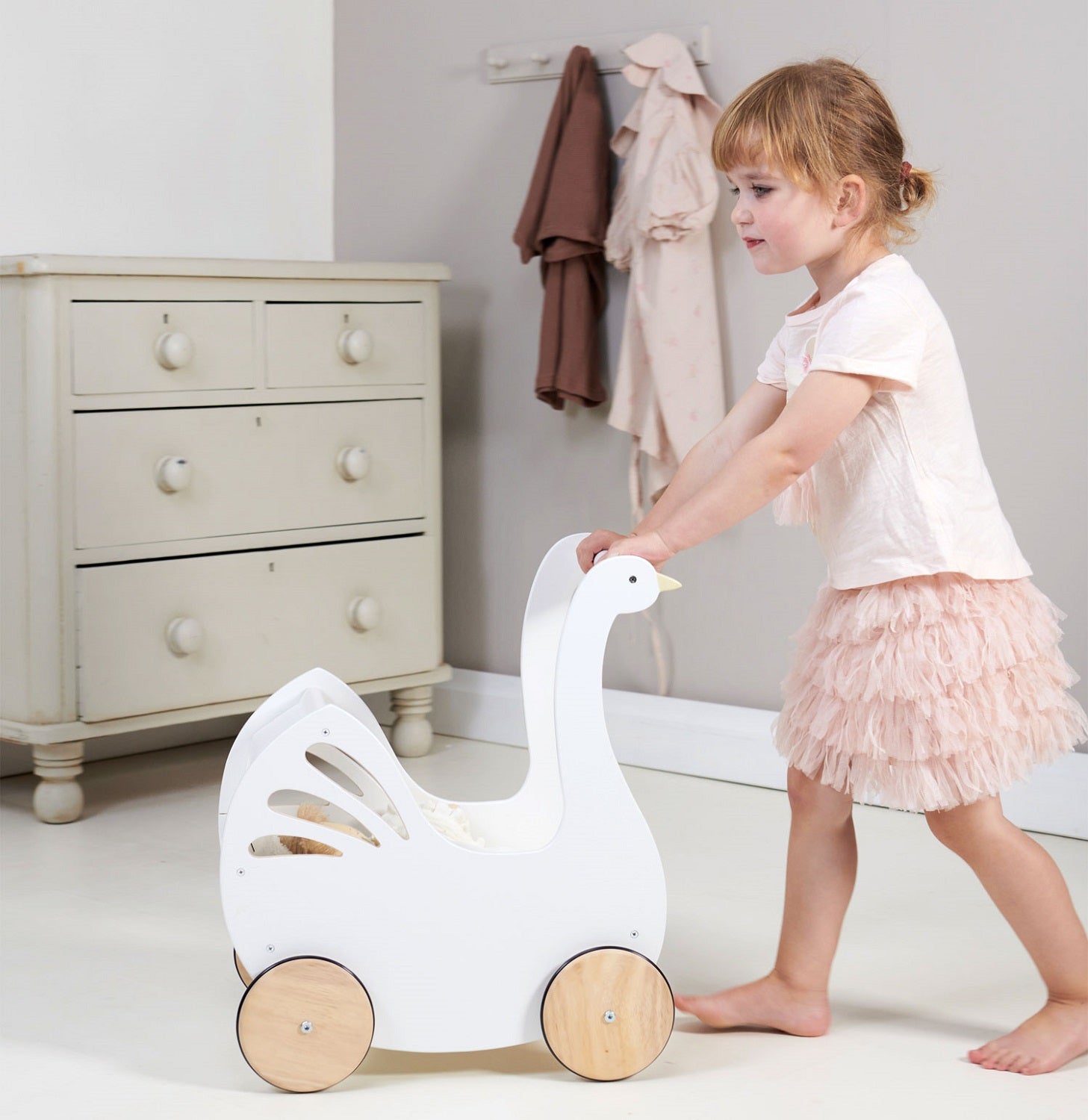 Sweet Swan Dolly Pram
