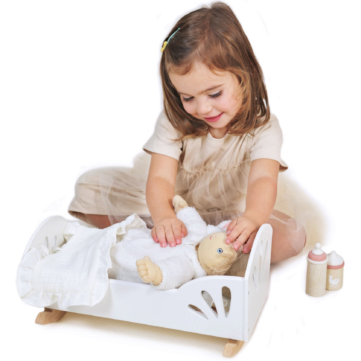 Sweet Swan Dolly Bed