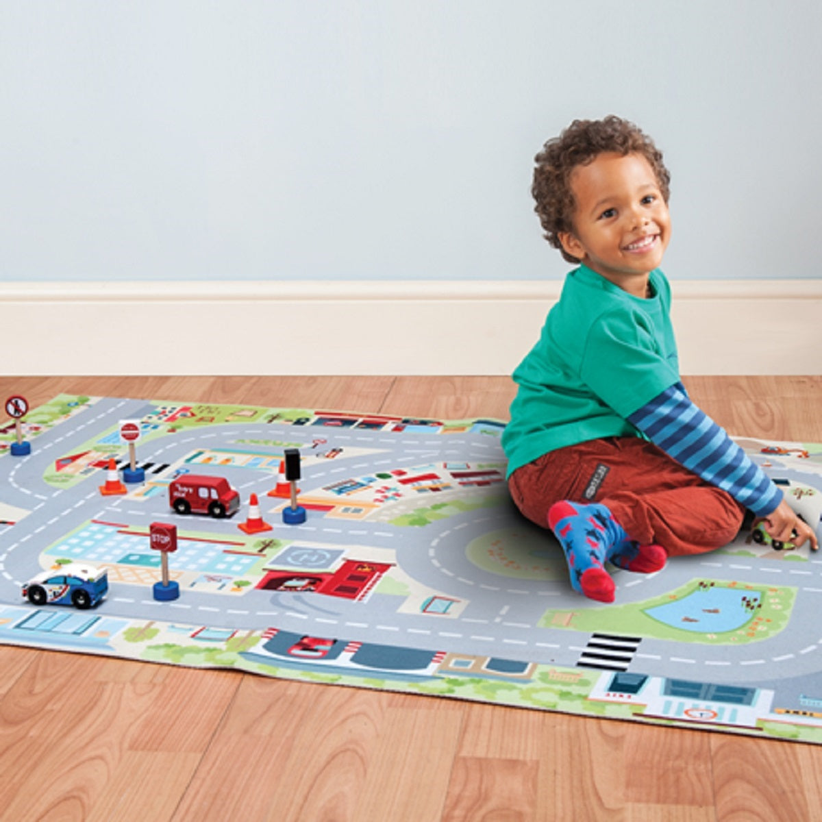 Le Toy Van Wooden Road Set 'Route & Toot