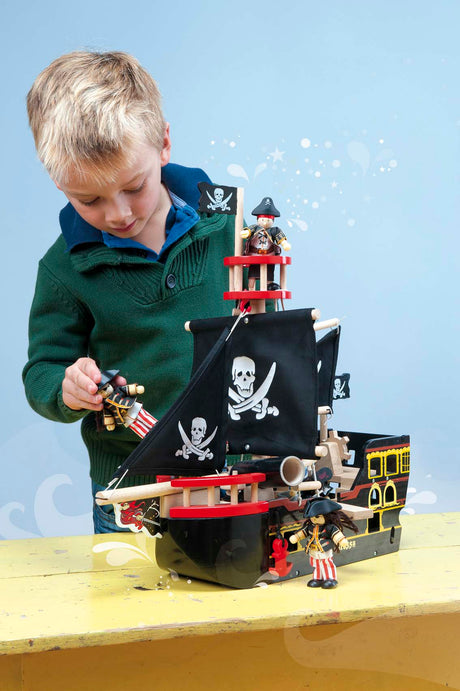 Le Toy Van Barbarossa Pirate Ship Bundle
