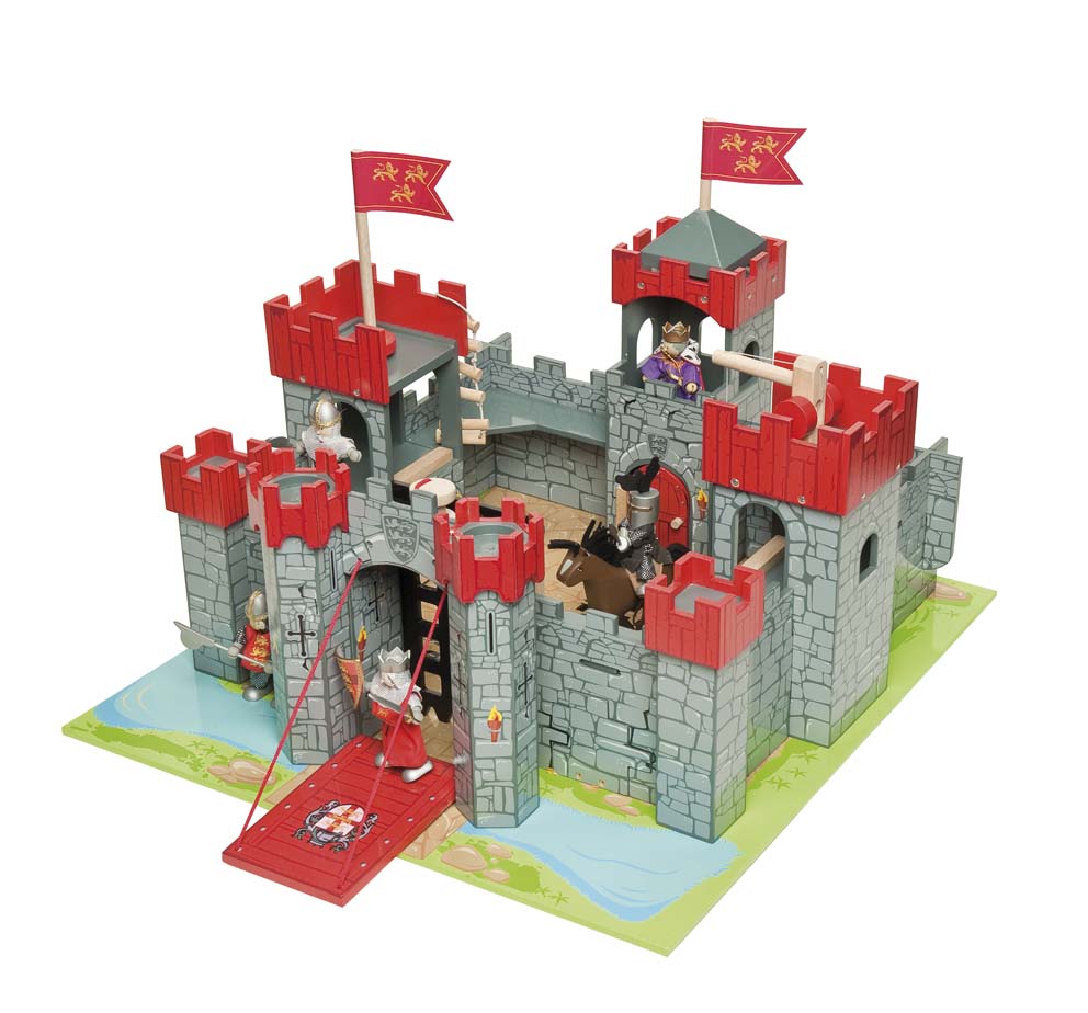 Le Toy Van Lionheart Castle Bundle Save £10