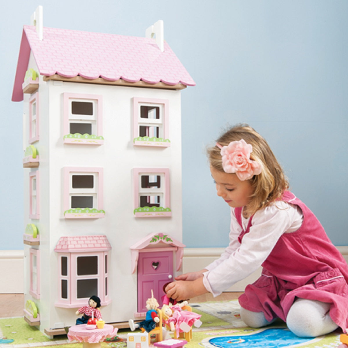 Le Toy Van Victoria Place and Daisy Lane Furniture Bundle