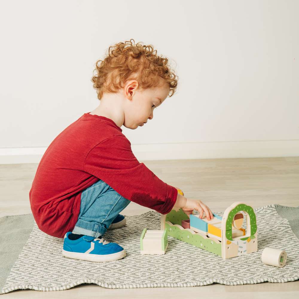 Bigjigs Toys Wooden Squirrel Ramp Sorter Toy with 8 Play Pieces and Silicone Shapes for 12 Months Plus