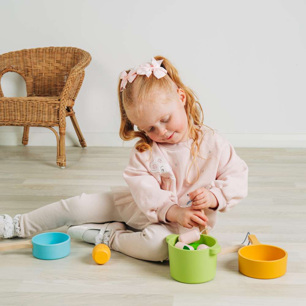 Bigjigs Toys Wooden Pots and Pans Set 7 Pieces Kids Kitchen Role Play Toy
