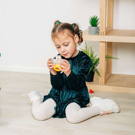 Bigjigs Toys Wooden Toy Camera with Kaleidoscope Lens for Toddlers 18 Months+