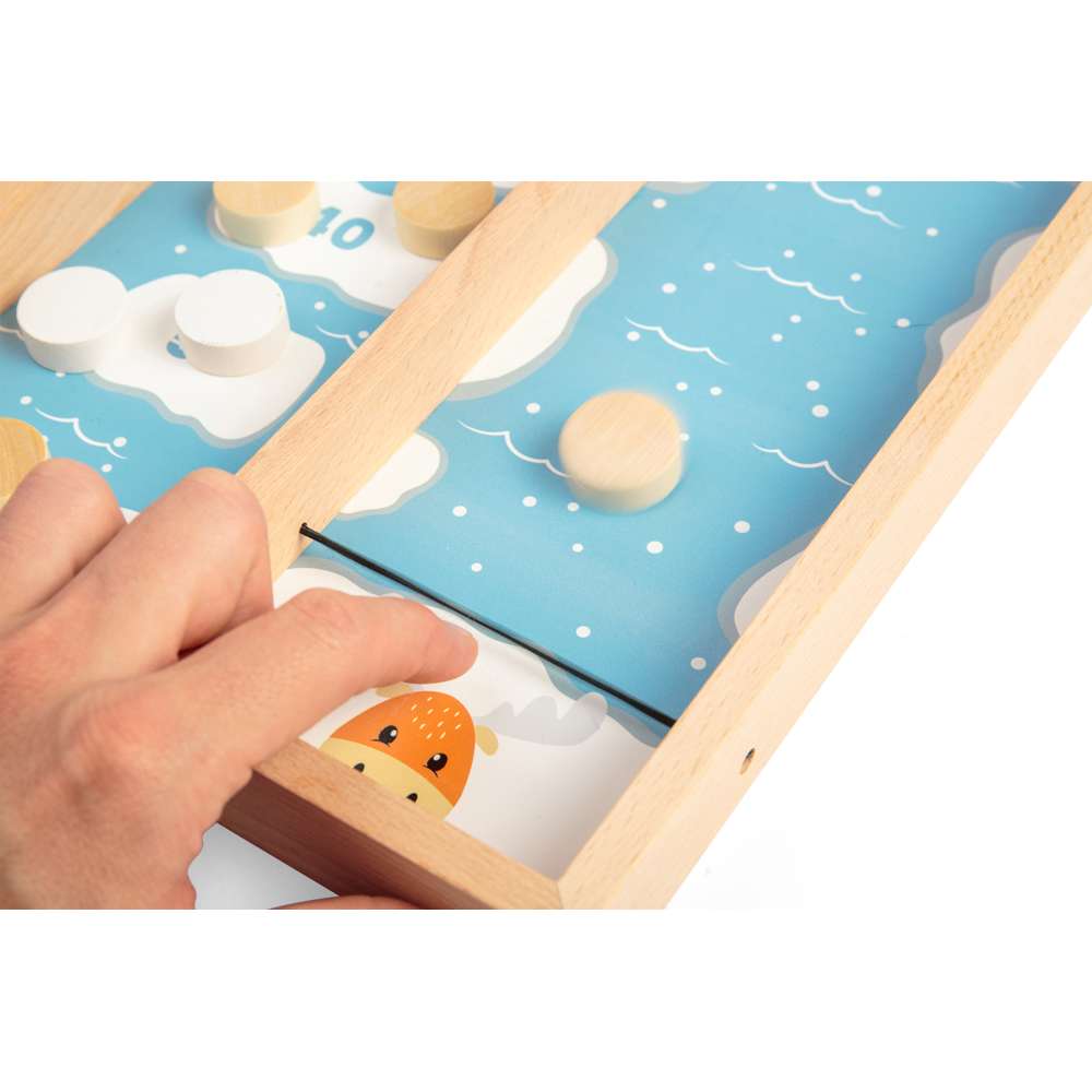 Bigjigs Toys Wooden Ice Puck Game Sustainable Arctic Animal Board Game with 11 Play Pieces for Ages 3 Plus