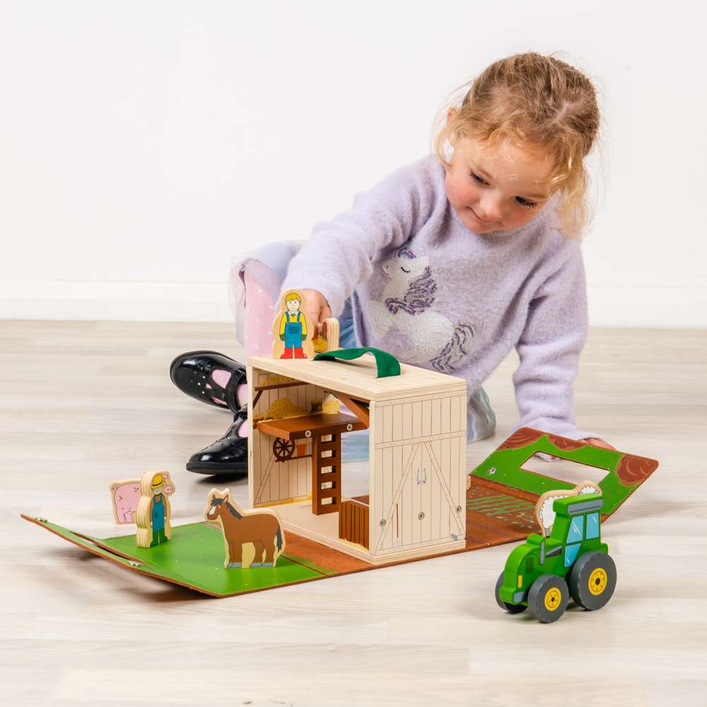 Bigjigs Toys Farm On The Go Wooden Travel Playset with Tractor and Animals 8 Pieces