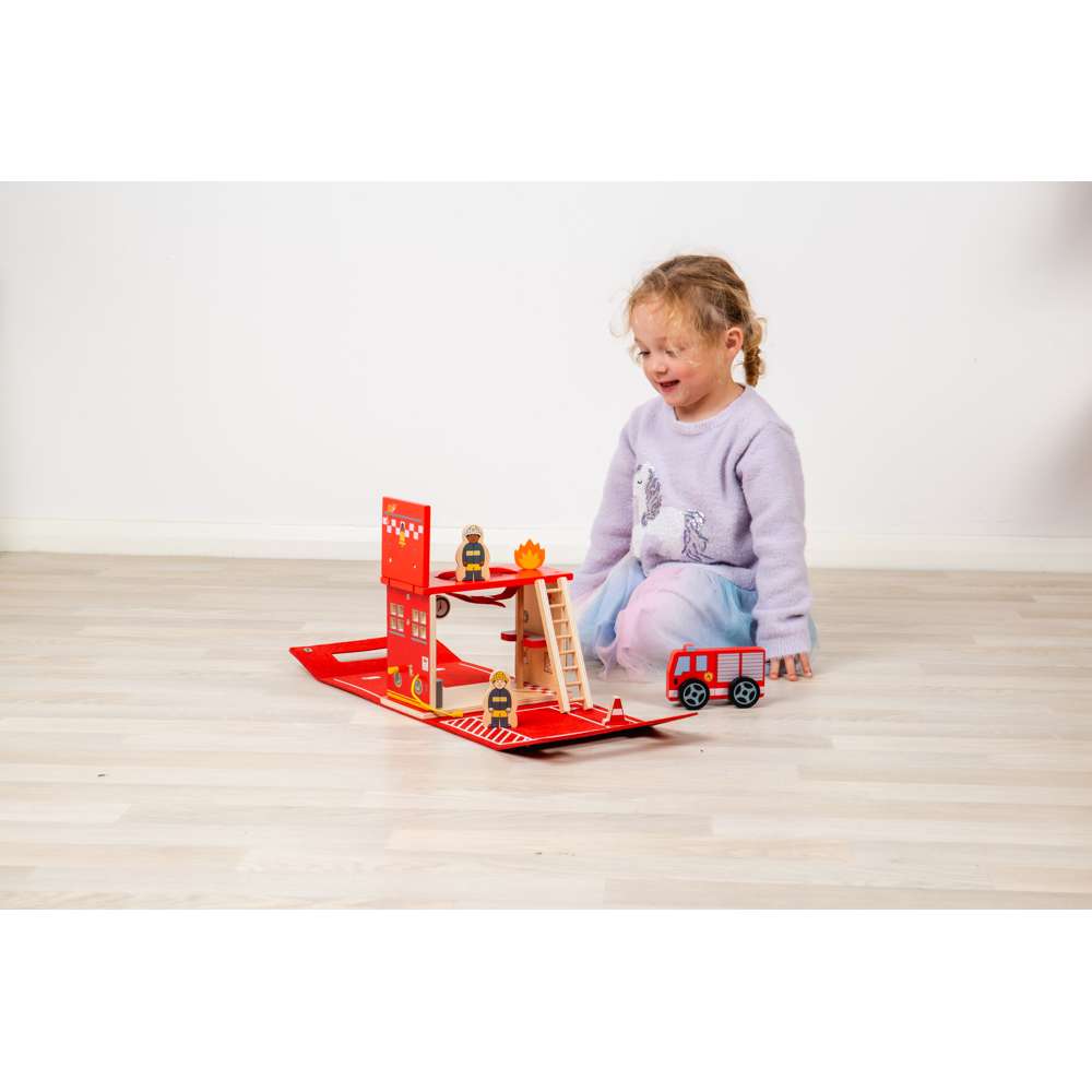 Bigjigs Toys Wooden Fire Station On The Go Portable Travel Playset with 8 Pieces