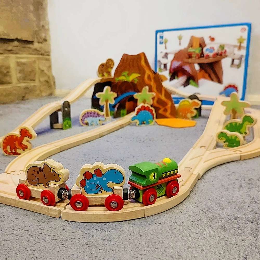 Bigjigs Rail Dinosaur Train Set 49 Piece Wooden Railway with Track and Accessories
