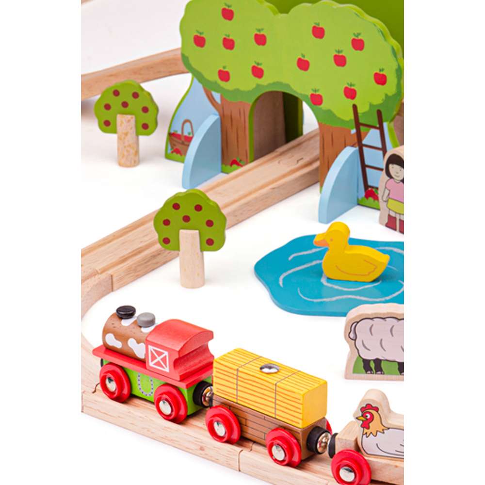 Bigjigs Rail Farm Train Set Wooden Railway with 44 Play Pieces