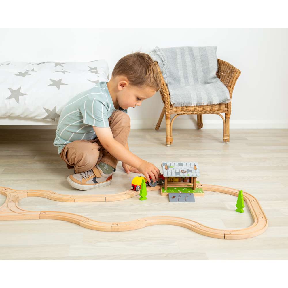Bigjigs Rail Wooden Barnyard Tunnel Toy Train Accessory with Removable Ramp