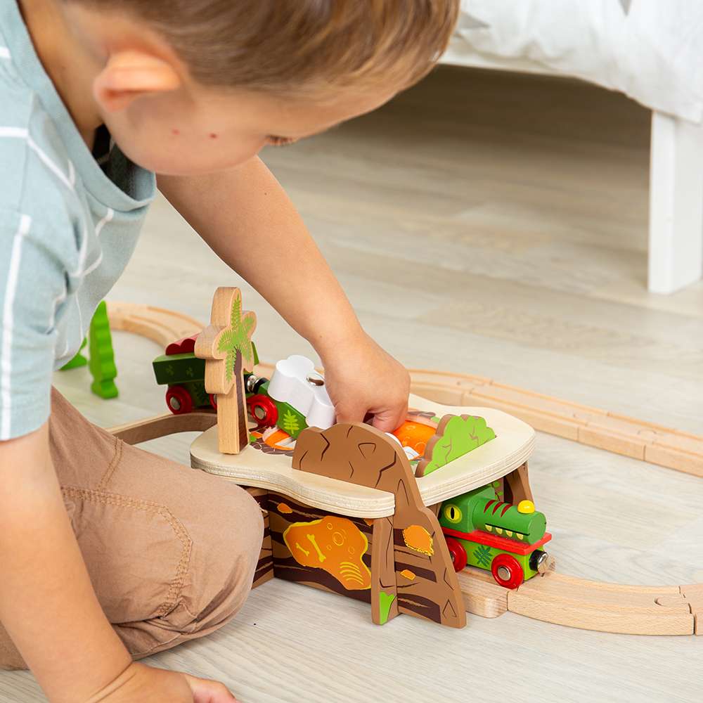 Bigjigs Rail Lava Pit Wooden Train Track Accessory with Tunnel and Felt Lava Pit