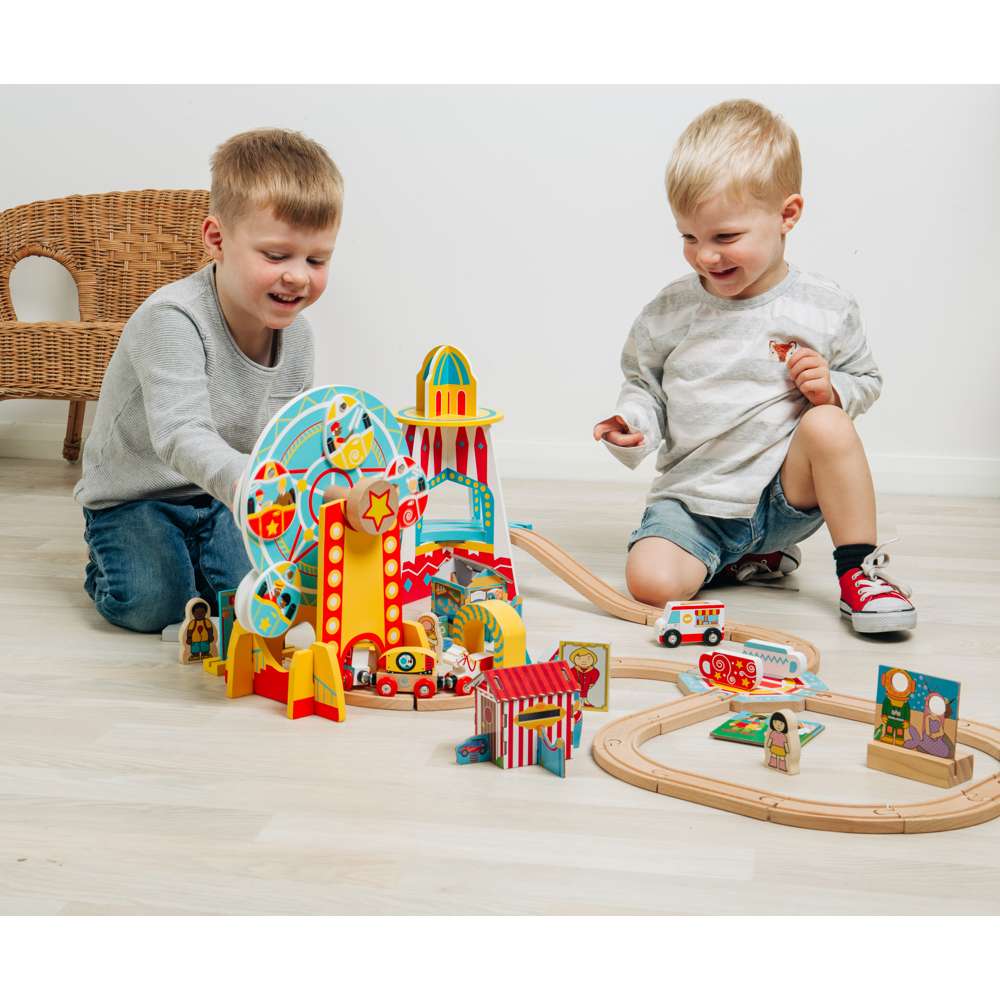 Bigjigs Rail Ferris Wheel Wooden Train Tunnel Accessory for Ages 3 Plus