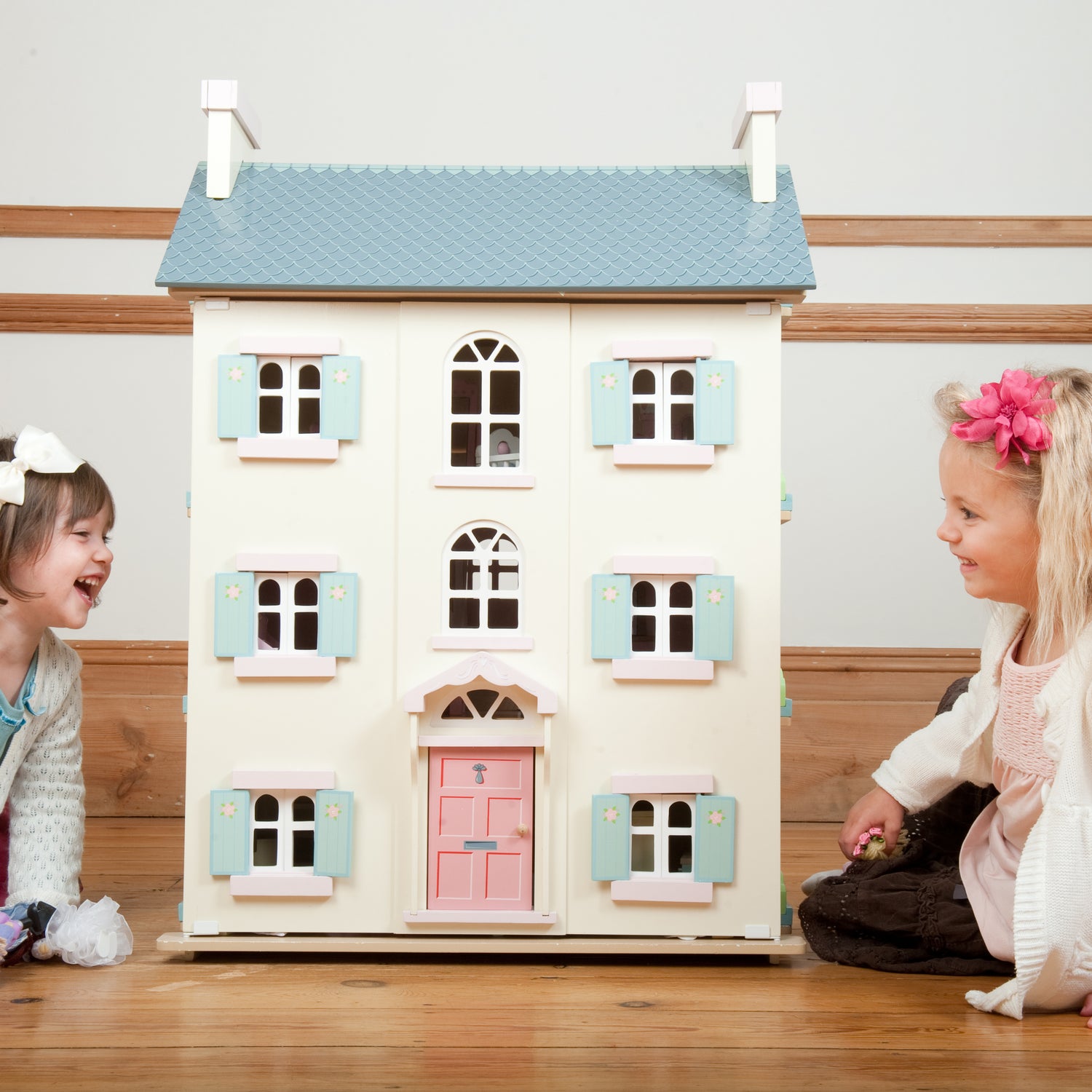 Le Toy Van Cherry Tree Hall Bundle