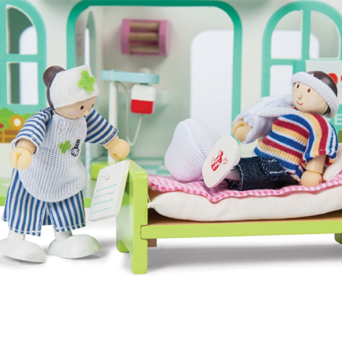 Le Toy Van Hospital Set