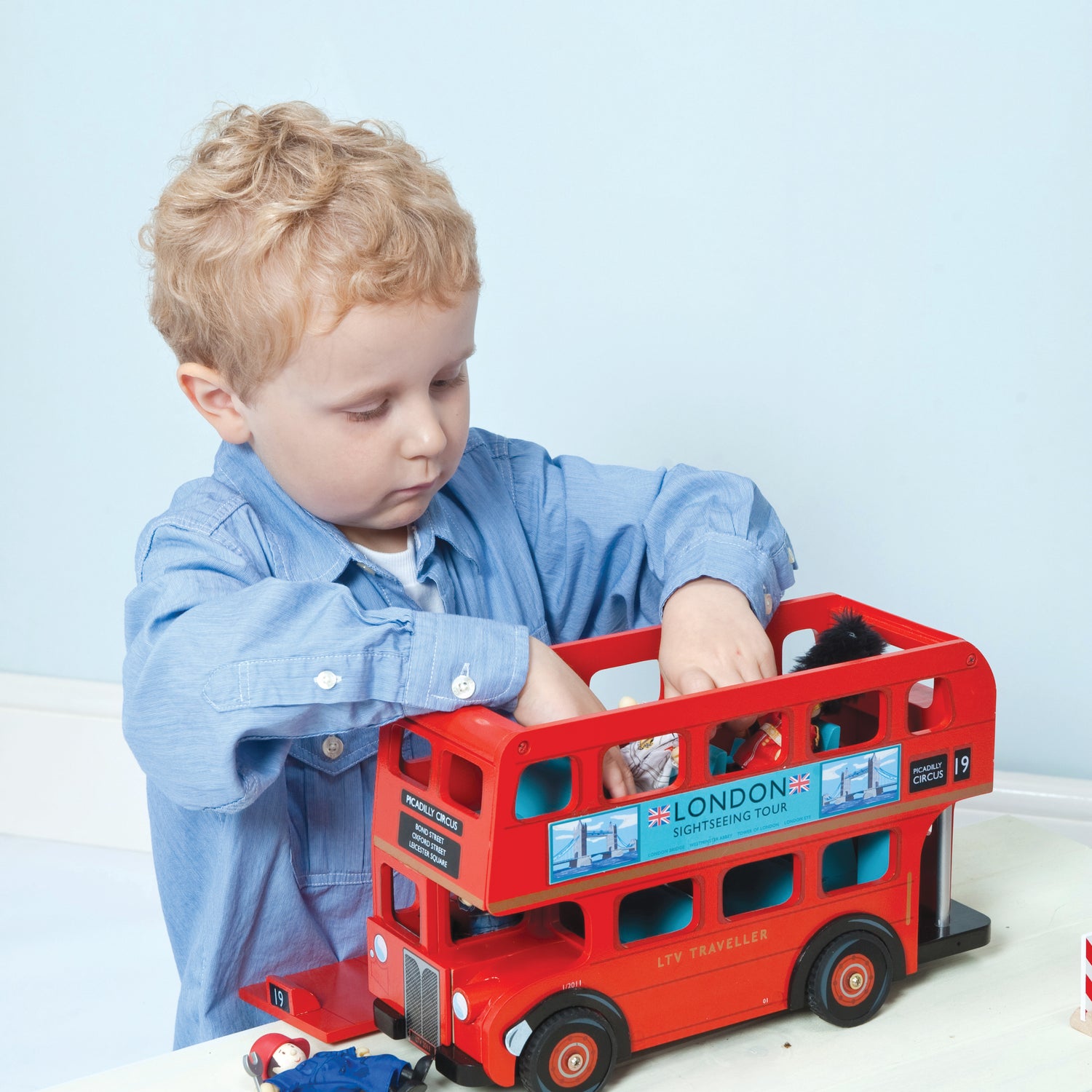 Le Toy Van London Bus with Driver
