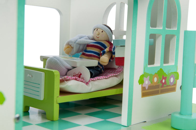 Le Toy Van Hospital Set