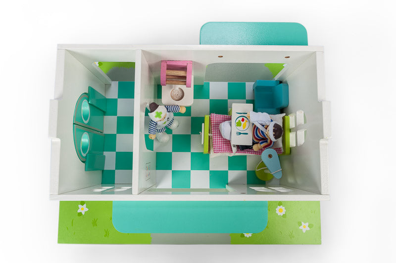 Le Toy Van Hospital Set